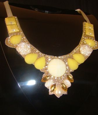 Maxi Colar Pedraria Amarela