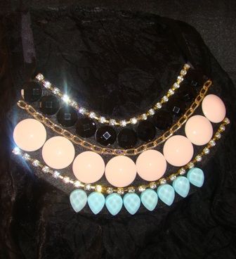 Maxi Colar em Pedraria Rosa e Azul Bebê